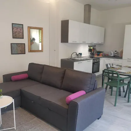 Apartment Bnbook La Casa Di Orazio & Carla *